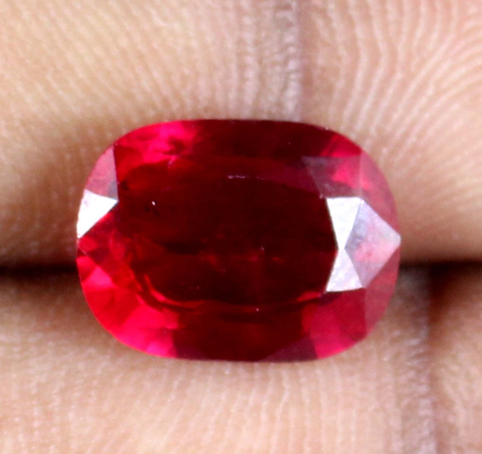 Natural Beryl Bixbite Red Emerald 6.55 Ct Cushion Cut Gemstone Certified