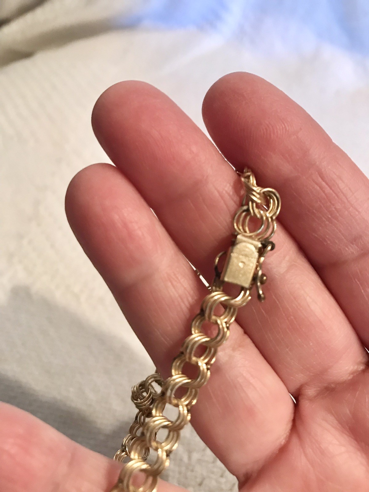 Vintage 7.5”Krementz Gold-Tone Curb 3 Link Bracelet Weighs 7.1 Grams.