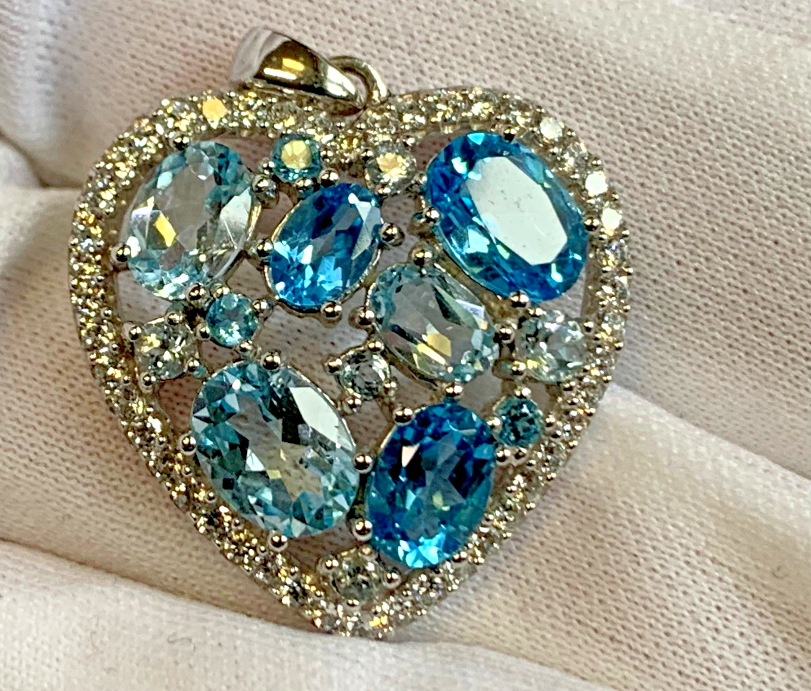 Sterling Silver Heart Pendant 5.46g Fine Jewelry Aquamarine Look Charm *READ*