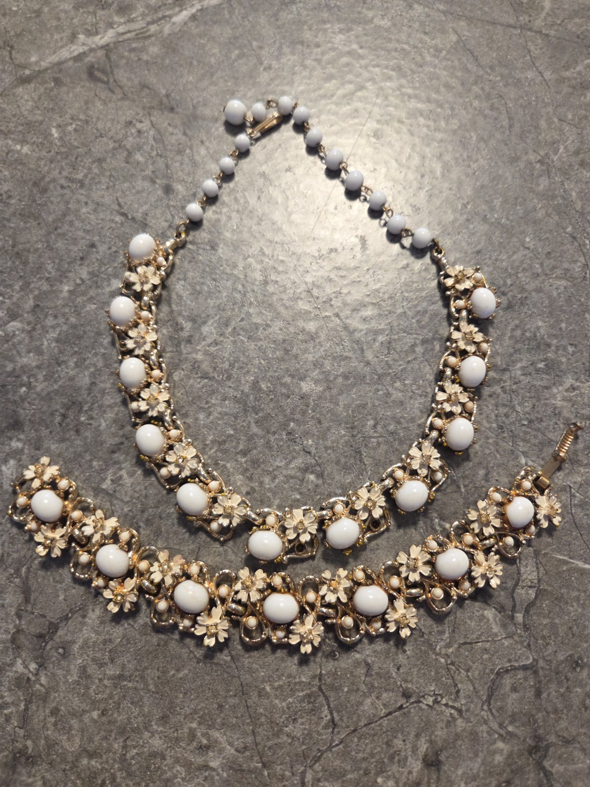 Vintage Yellow Gold Tone White Stones Flowers Rinestones Bracelet And Necklace