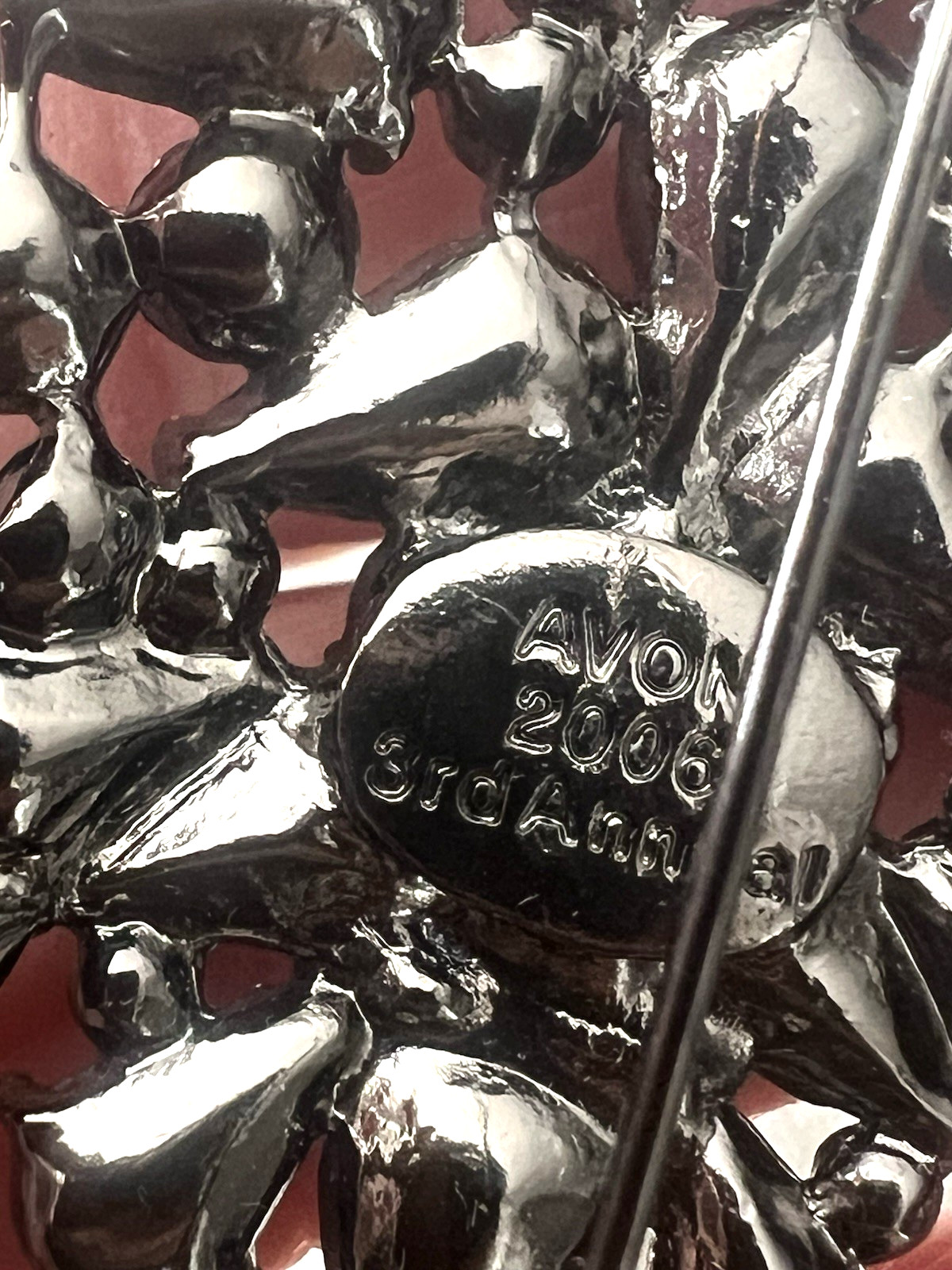 Vintage 2006 Avon Rhinestone Christmas Tree Collectible Brooch Pin