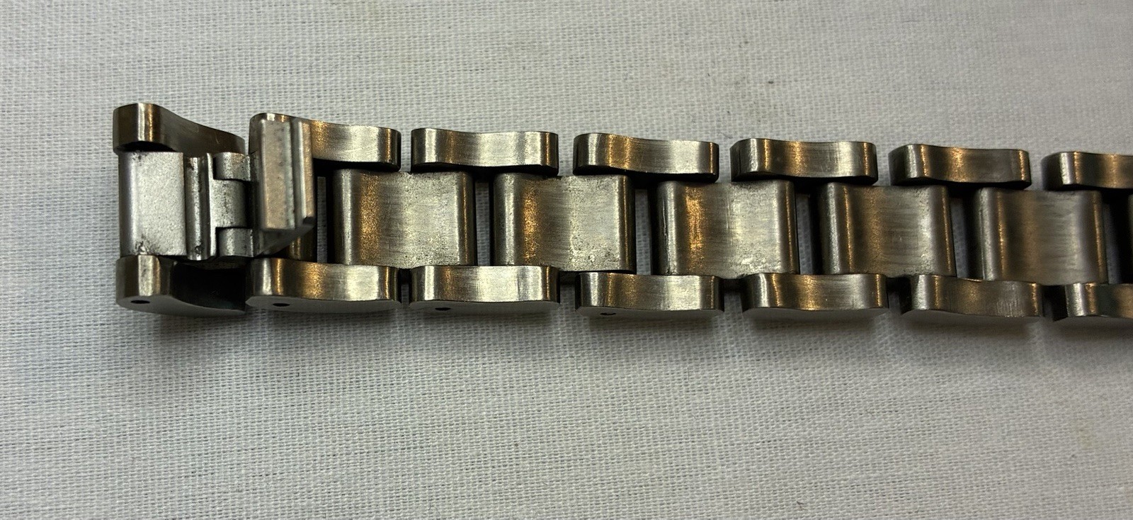 Men’s Titanium w/ 14K Gold Screws & Fold-over Box Clasp 8.25” Bracelet