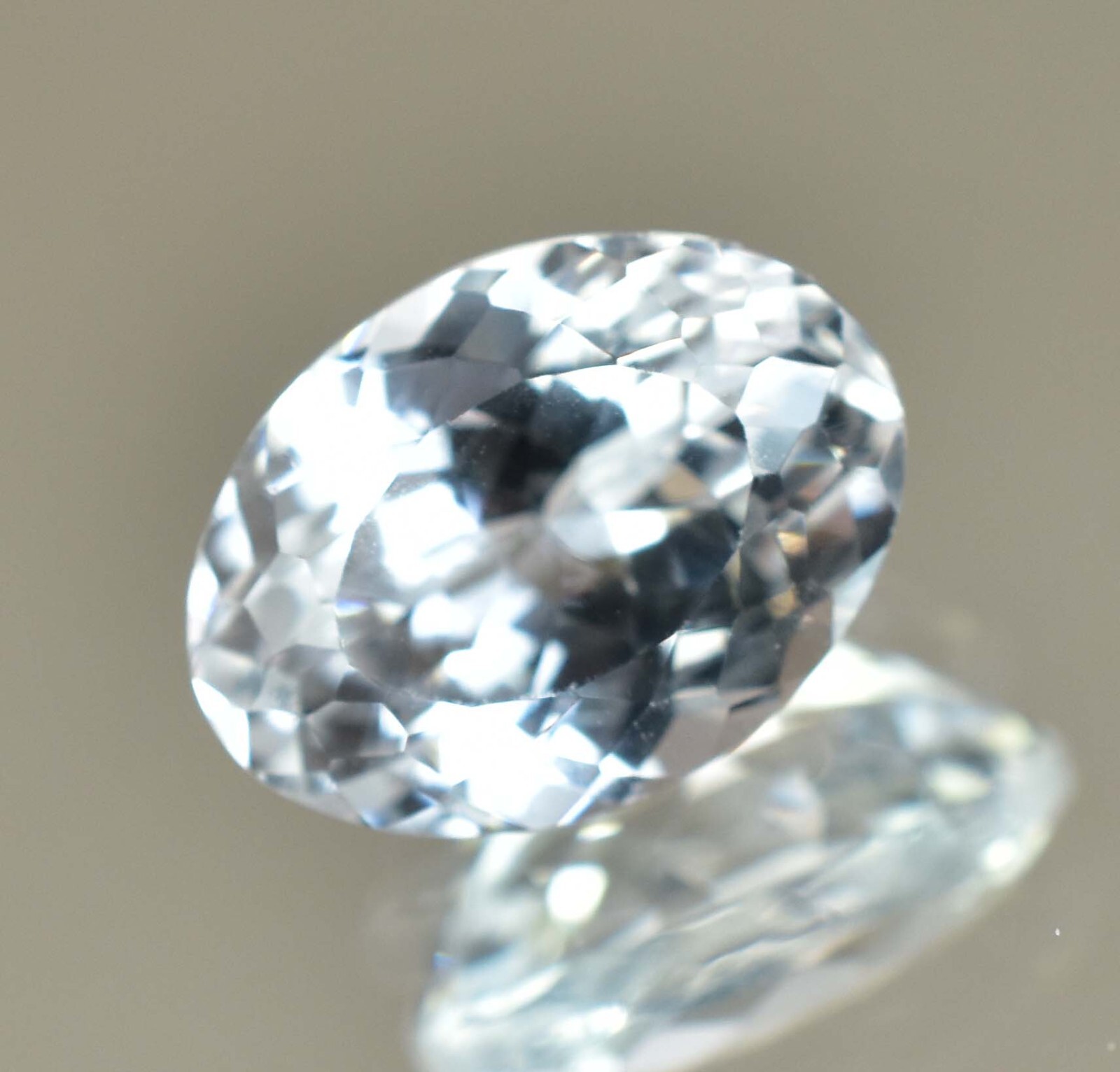 Natural 10.00 Ct White Montana Sapphire Oval Cut Certified Rare Loose Gemstone