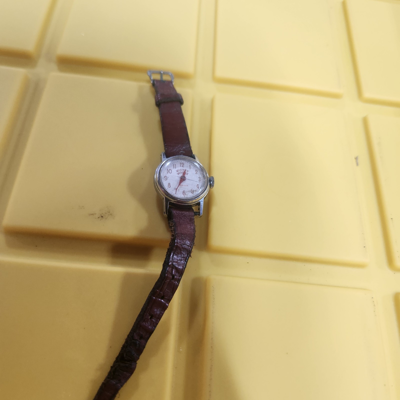 Vintage 1960’s Ingersoll Mickey Mouse Wind Up Watch Disney H78#1