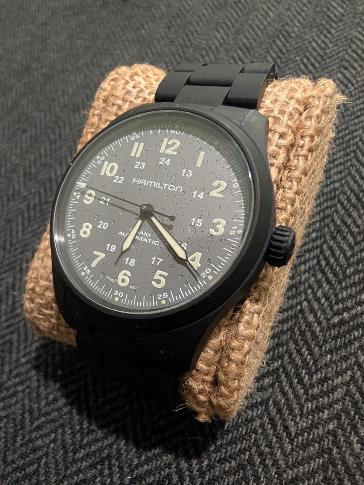Hamilton Khaki Field Automatic Concrete gray dial, Black Titanium PVD – 38mm