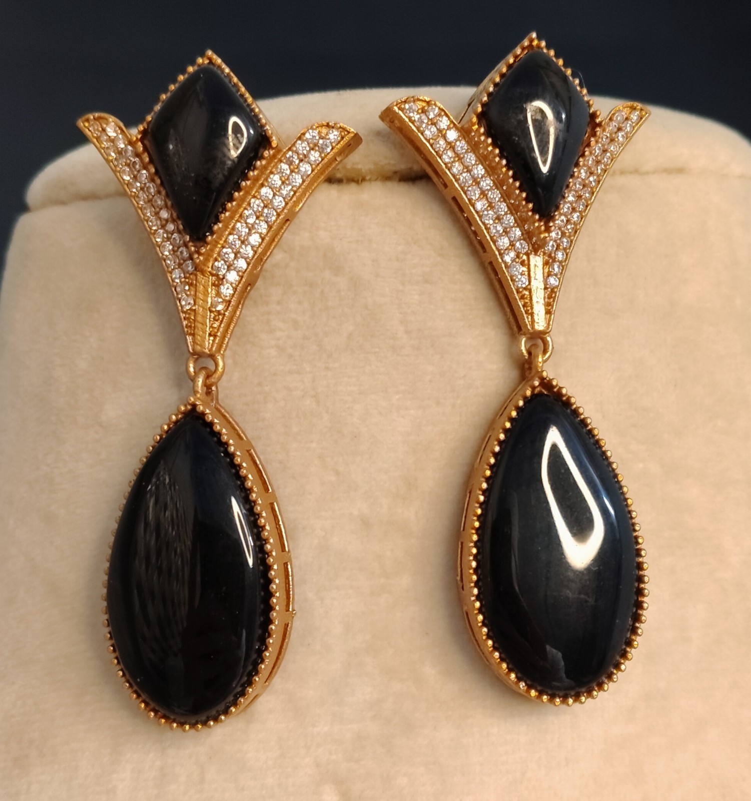 Mehar Indian Bridal Black Onyx Kundan Necklace with Kundan Pendant Roz Jewell