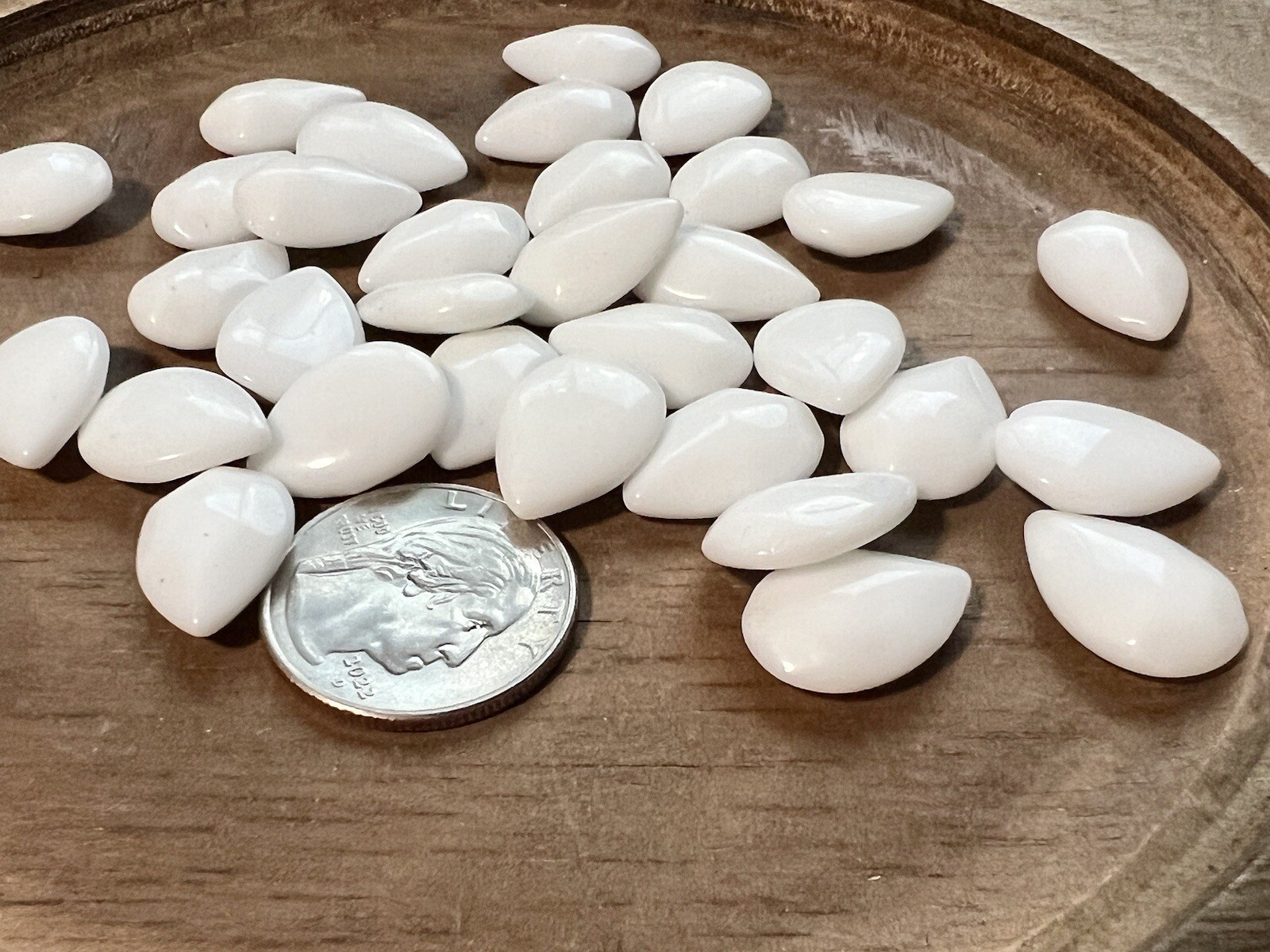 Lot Of 32 Vintage Milk White Opaque Pear Teardrop Rhinestones 13x18mm Smooth