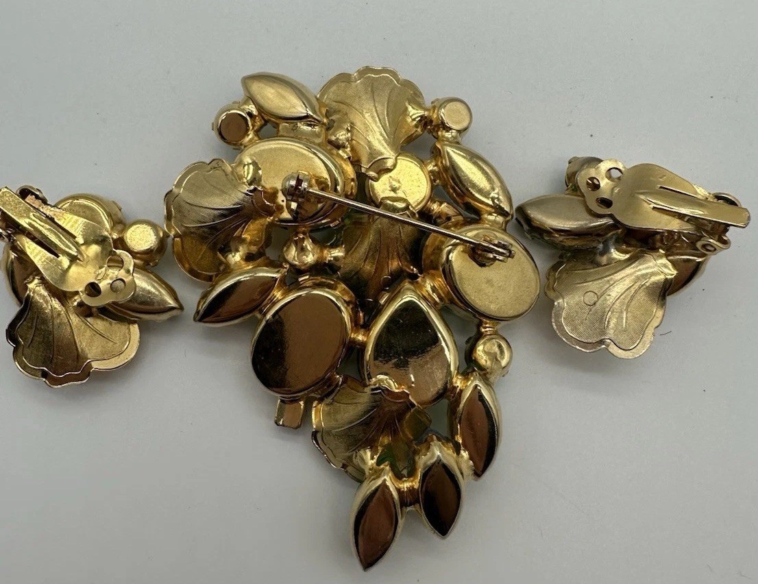 VTG D&E Juliana Brooch and Earrings Set BEAUTIFUL Retro Jewelry MCM bling