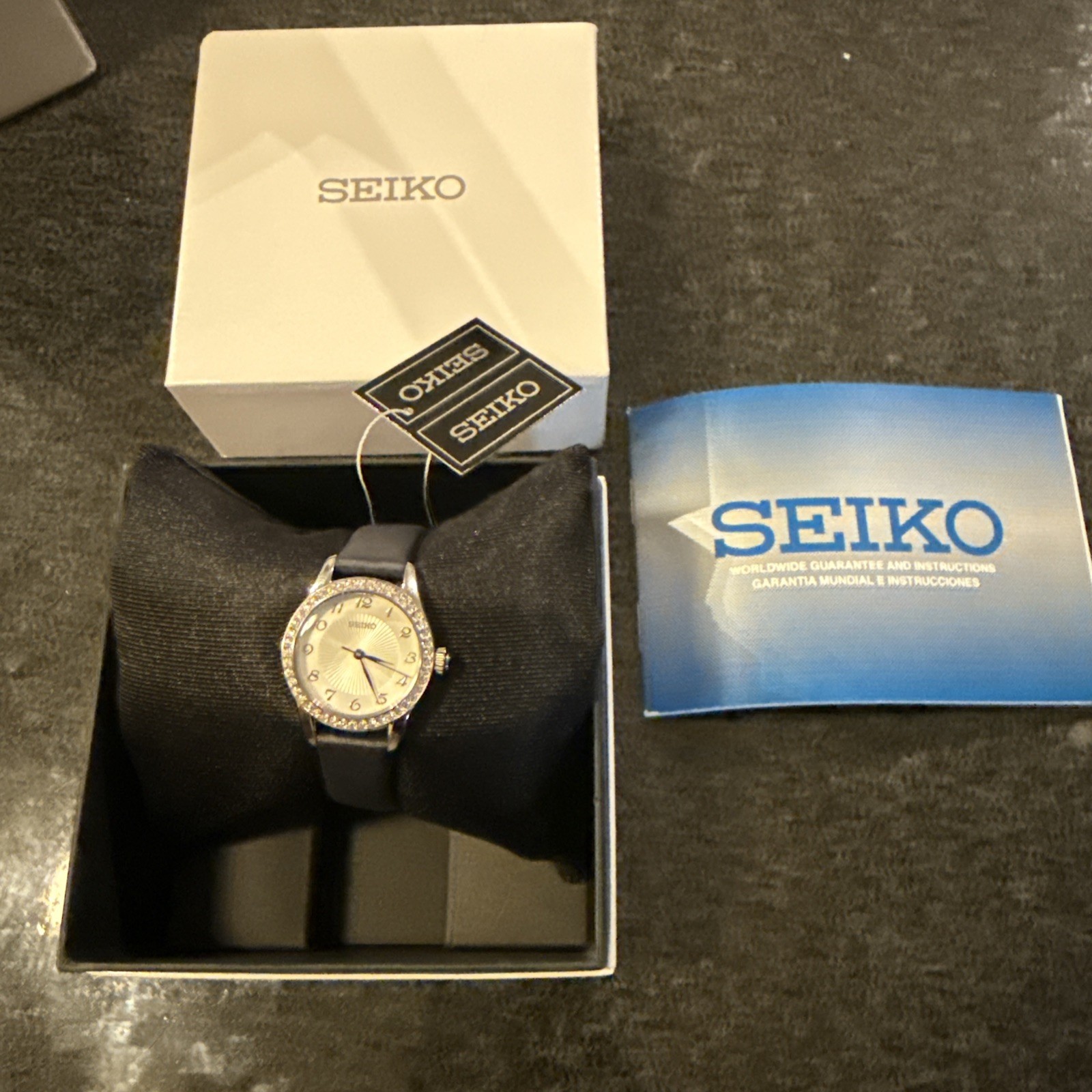 Seiko Core Quartz Crystal Silver Dial Ladies Watch SUR385P2 New