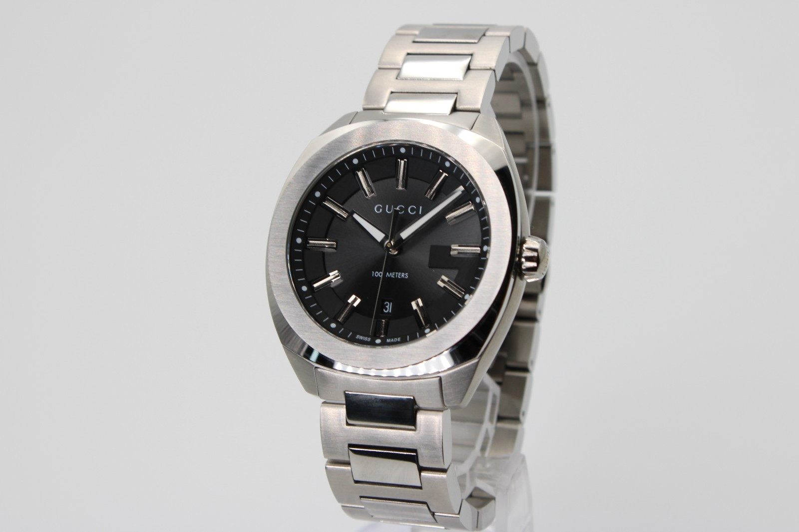 GUCCI GG2570 YA142301 Quartz Black Dial Men’s Watch 41MM
