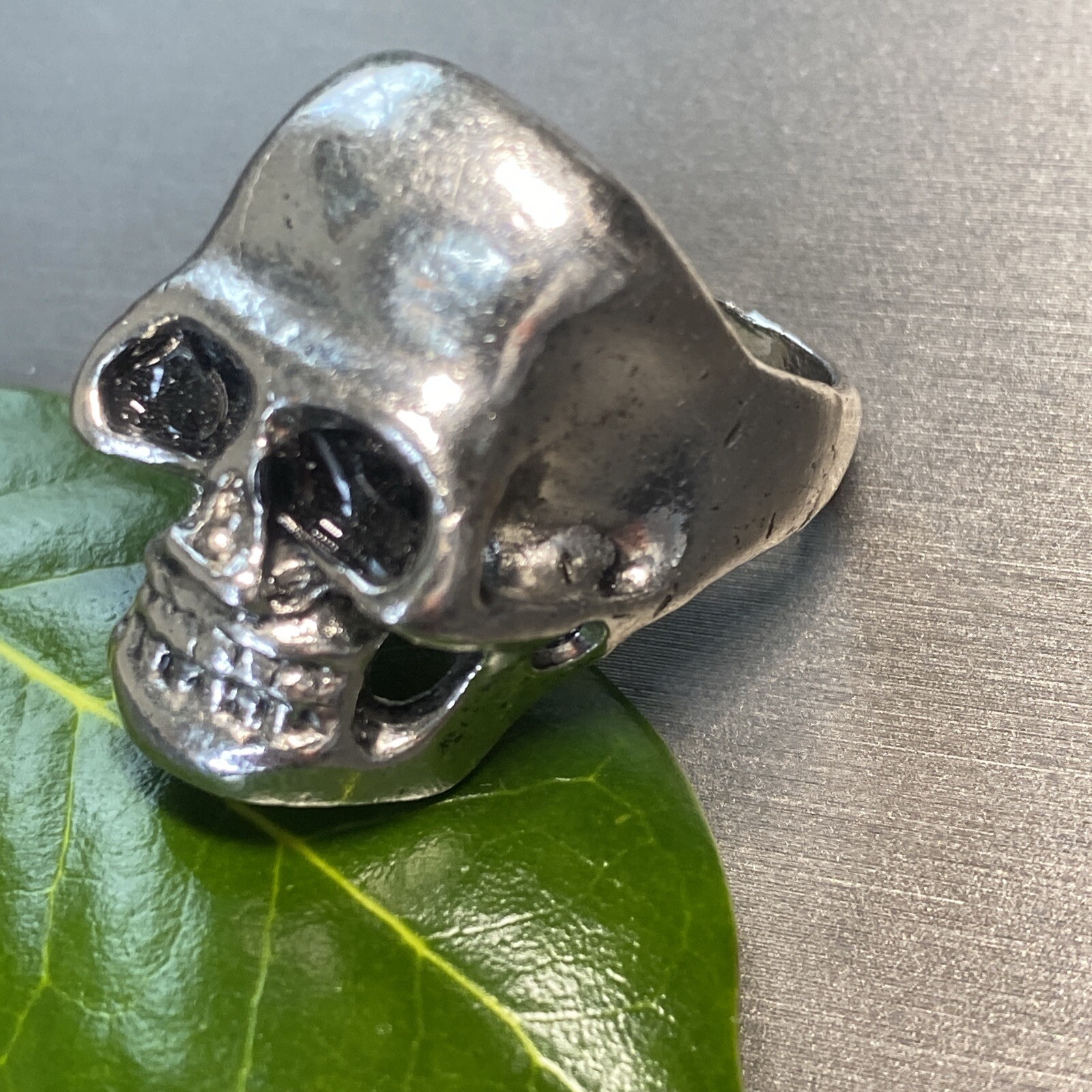 Vintage Mens Skull Ring Estate Jewelry Pre-Owned Size 11 Macabre
