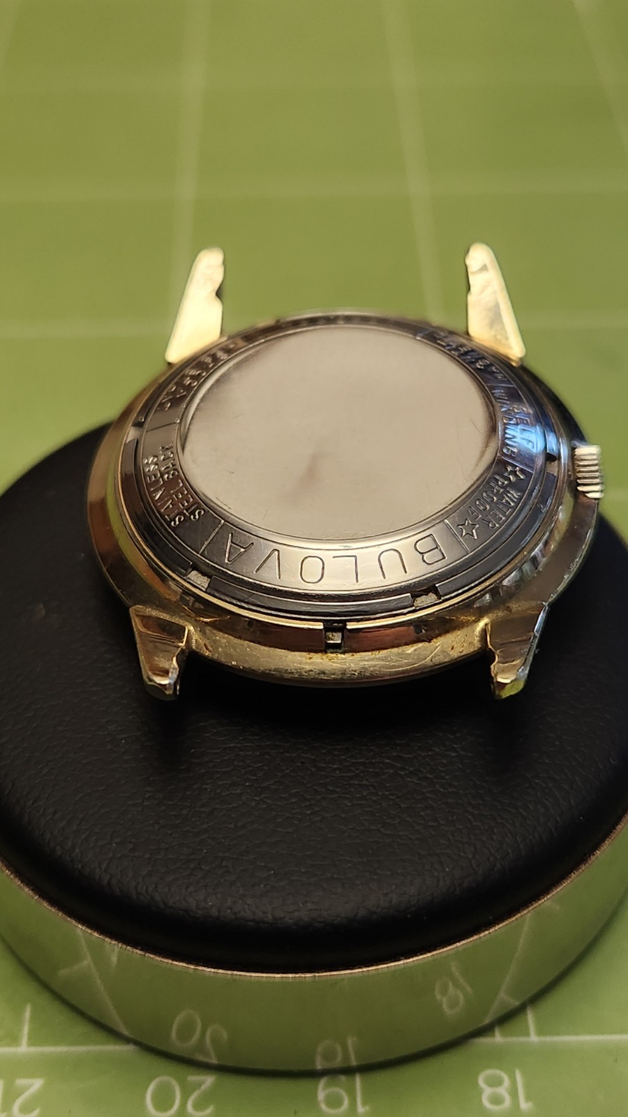Bulova 23 Jewels Self-Winding Automatic Vintage 1960s White Dial 10kgf Bracelet.