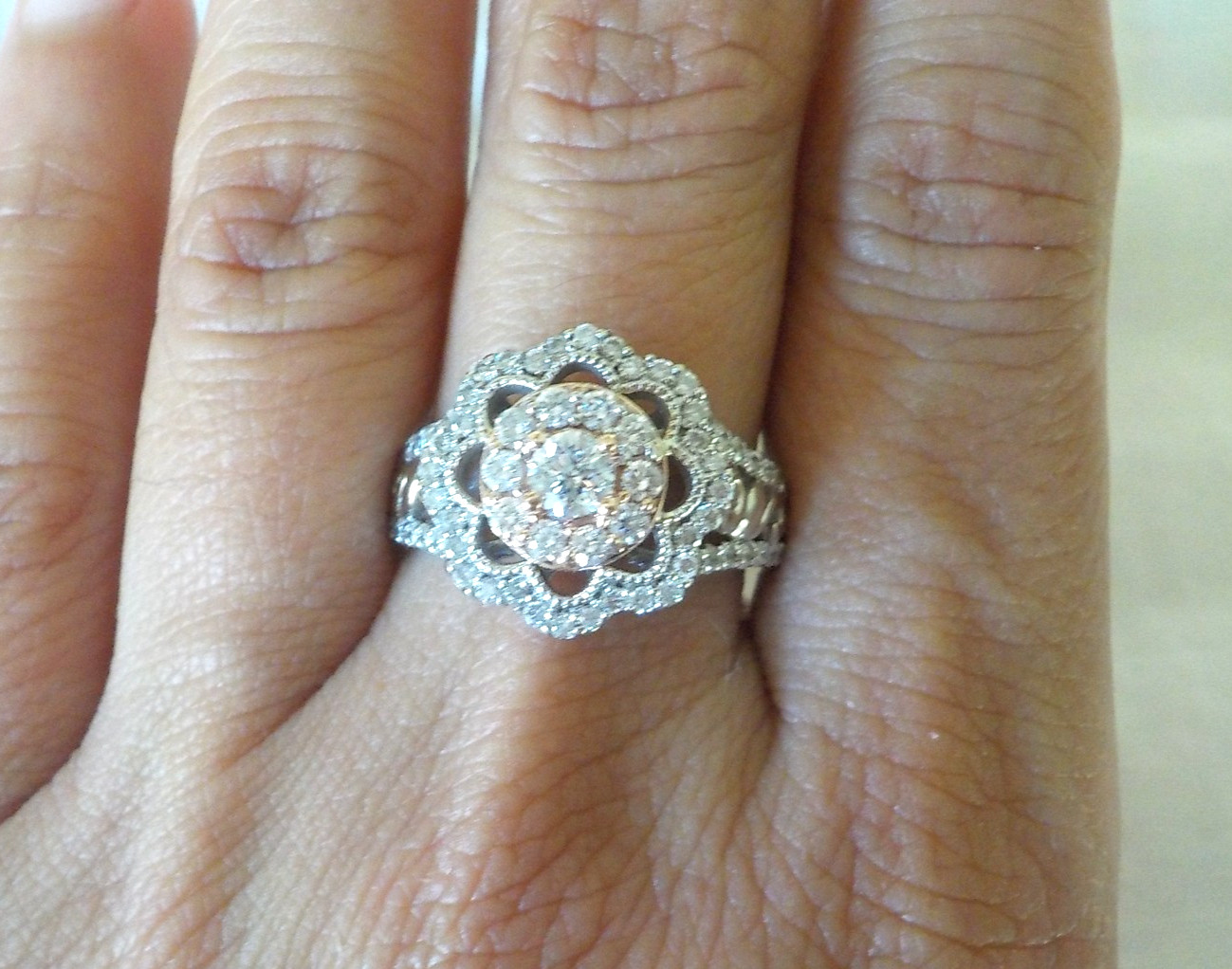Vera Wang 14K Multi Gold Floral Diamond Halo Ring – 5.67 gms, Sz 7.75, 0.82 ctw