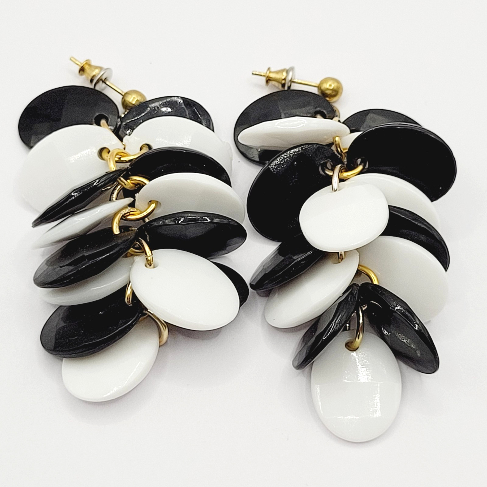 Black and White Flat Faceted Disc Dangle Long Cha Cha Style Vtg Pierced Earrings