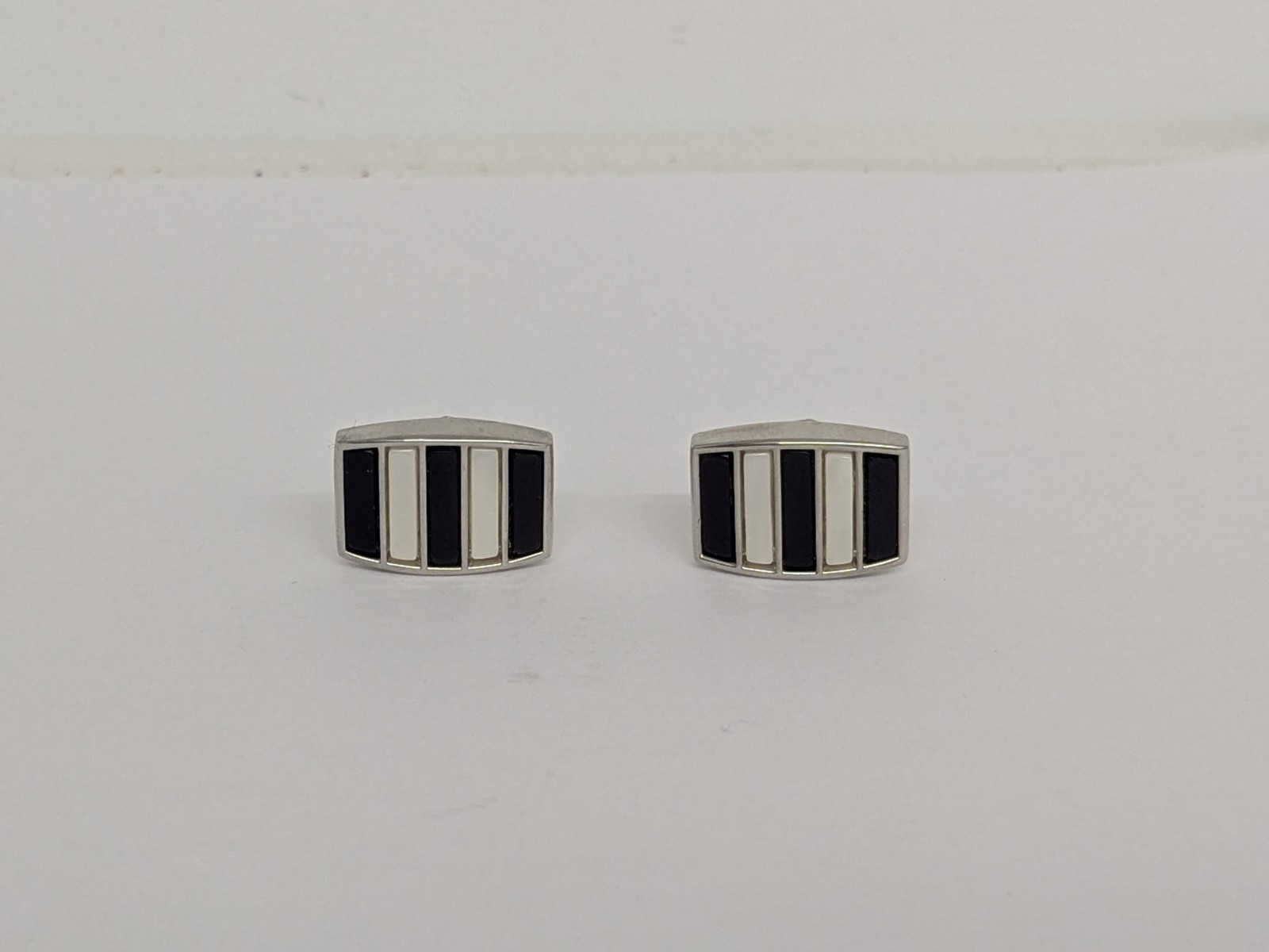 Donald Trump Signature Collection Enemal Black And White Rectangular Cufflinks