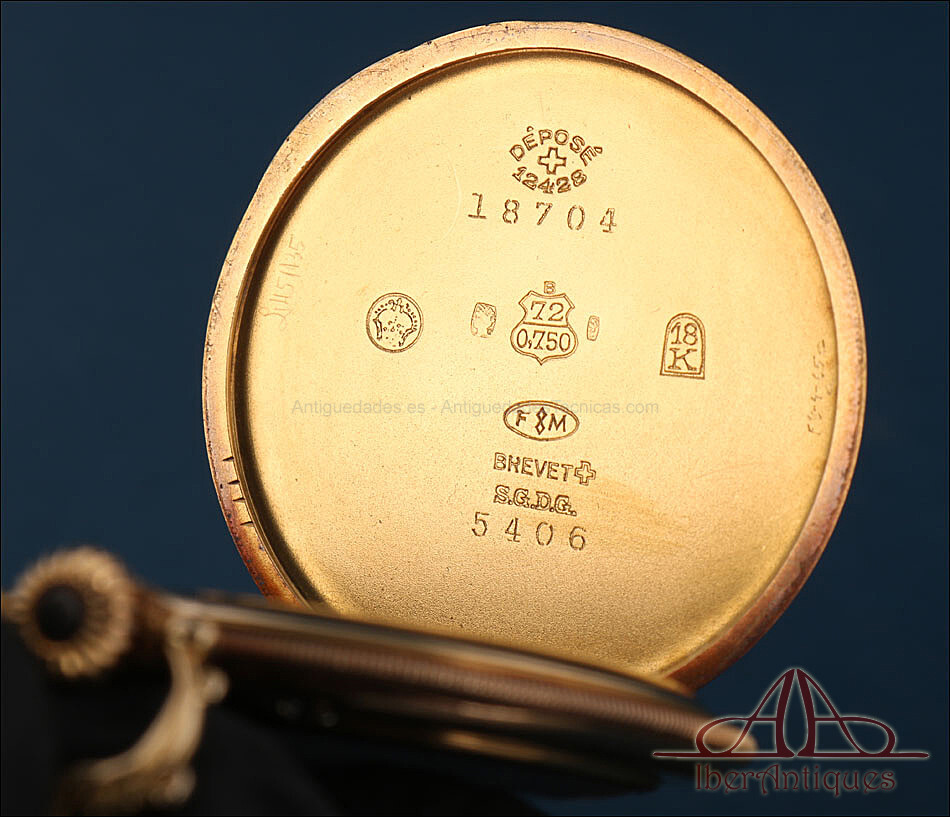 Antique Ultrafine Movado Pocket Watch. 18K Gold and Diamonds. Circa 1930