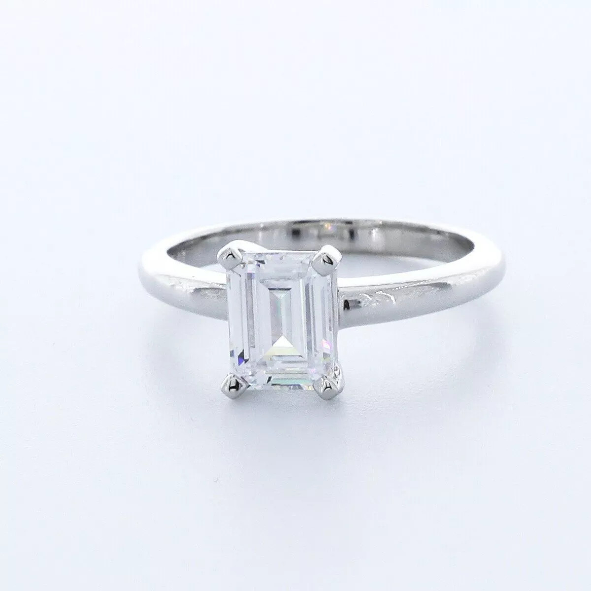 Solitaire Engagement Ring Platinum 1.02 Carat Emerald Lab-Grown Diamond G SI1