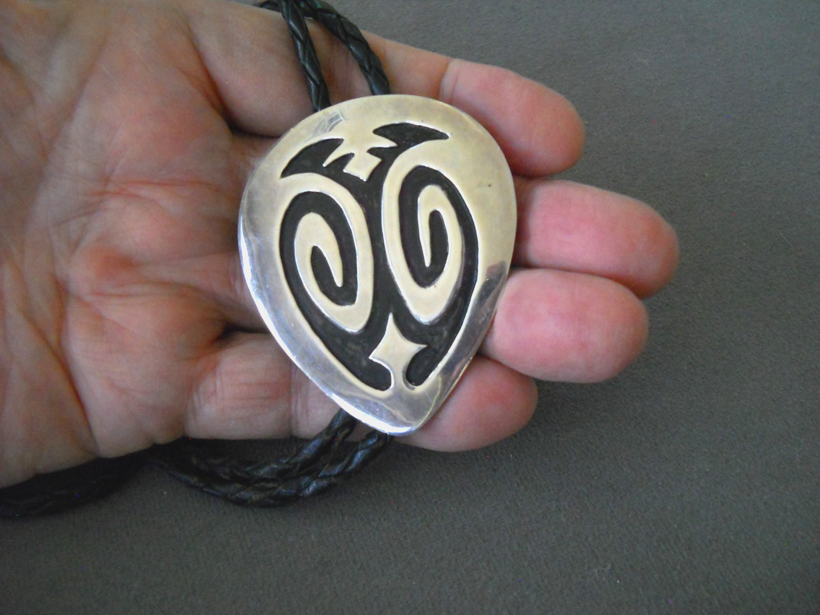 Old Southwestern Native American Sterling Tribal Motif Bolo Tie 2.5″ / Hopi tips