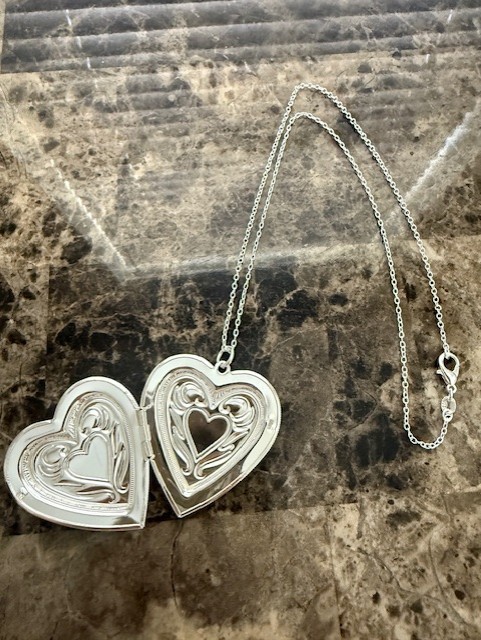 ❤️925 Sterling Silver Large Heart Shape Locket Necklace (Pendant + Chain)