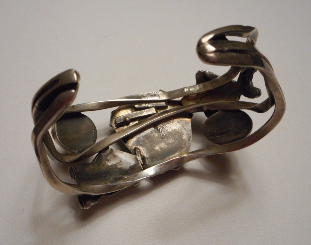 Sterling Artisan Modernist Cuff Bracelet w Chrysocolla Stone & Fish Motifs 49.8g