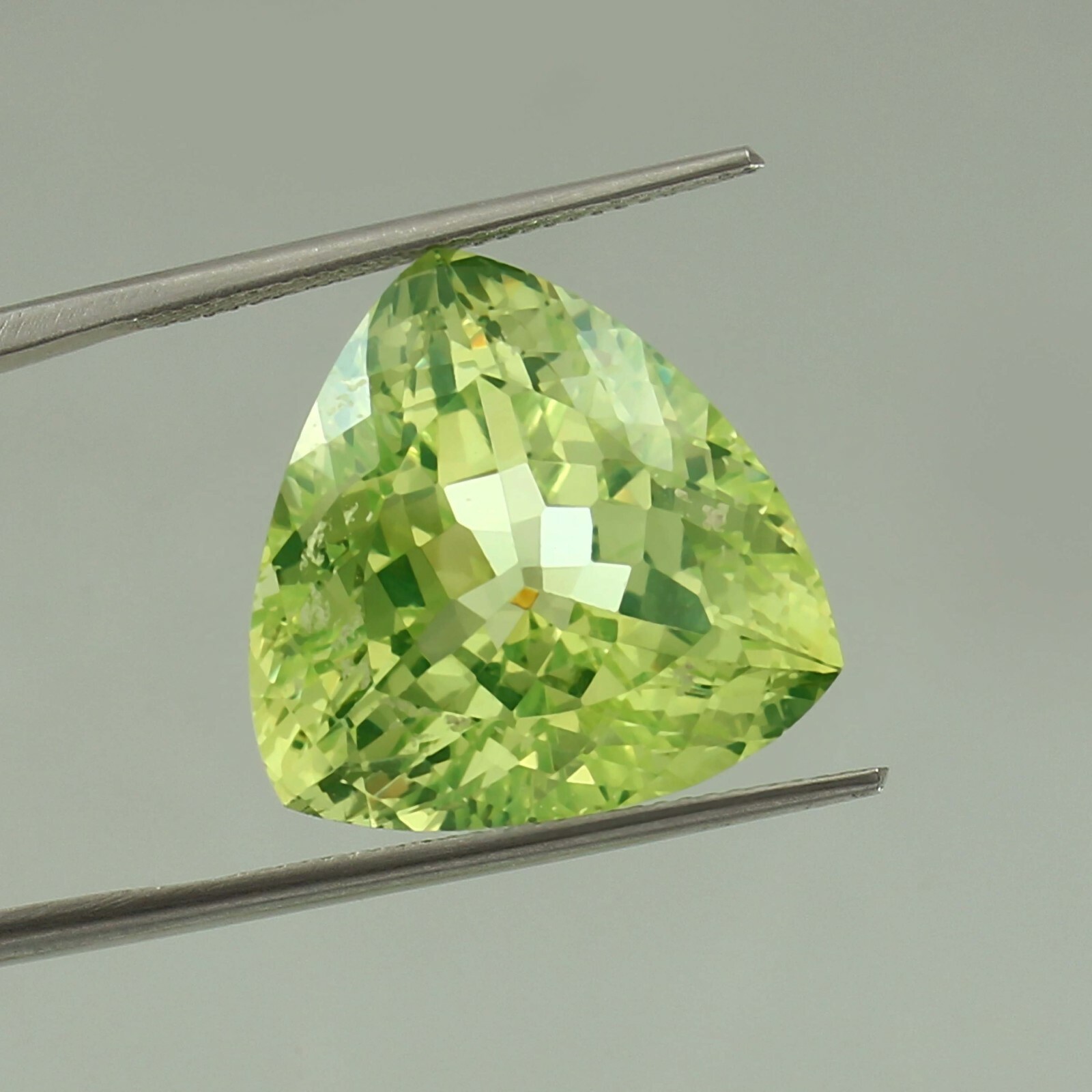 Natural Flawless Yellowish Green Chrysoberyl Trillion Loose Cut Gemstone 19x19MM
