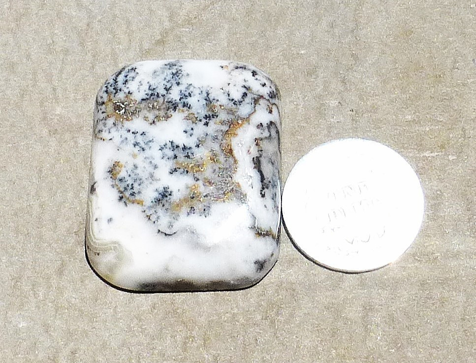 NATURAL manganese dendrites in calcite cabochon from California (45.50 cts.)