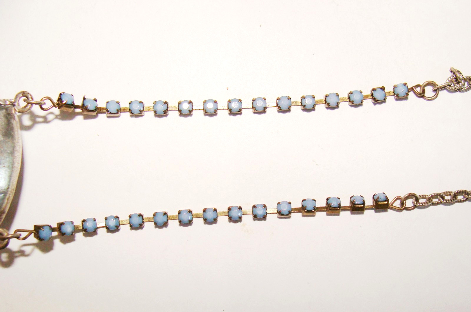 VTG Ethnic Silvertone Blue Bead Compartment Pill Poison Purse Like Necklace 31″