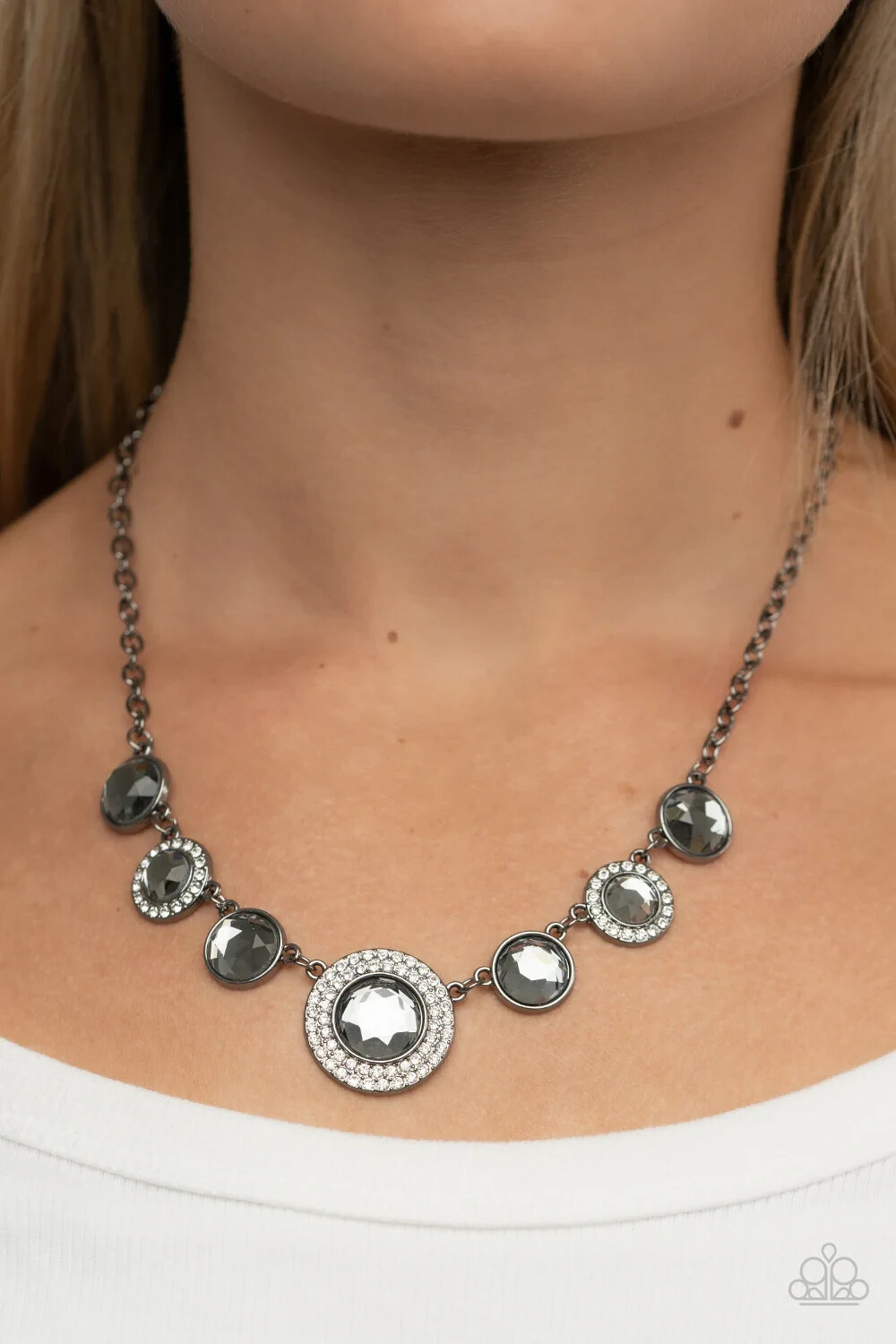 Paparazzi EXTRAVAGANT EXTRAVAGANZA black necklace