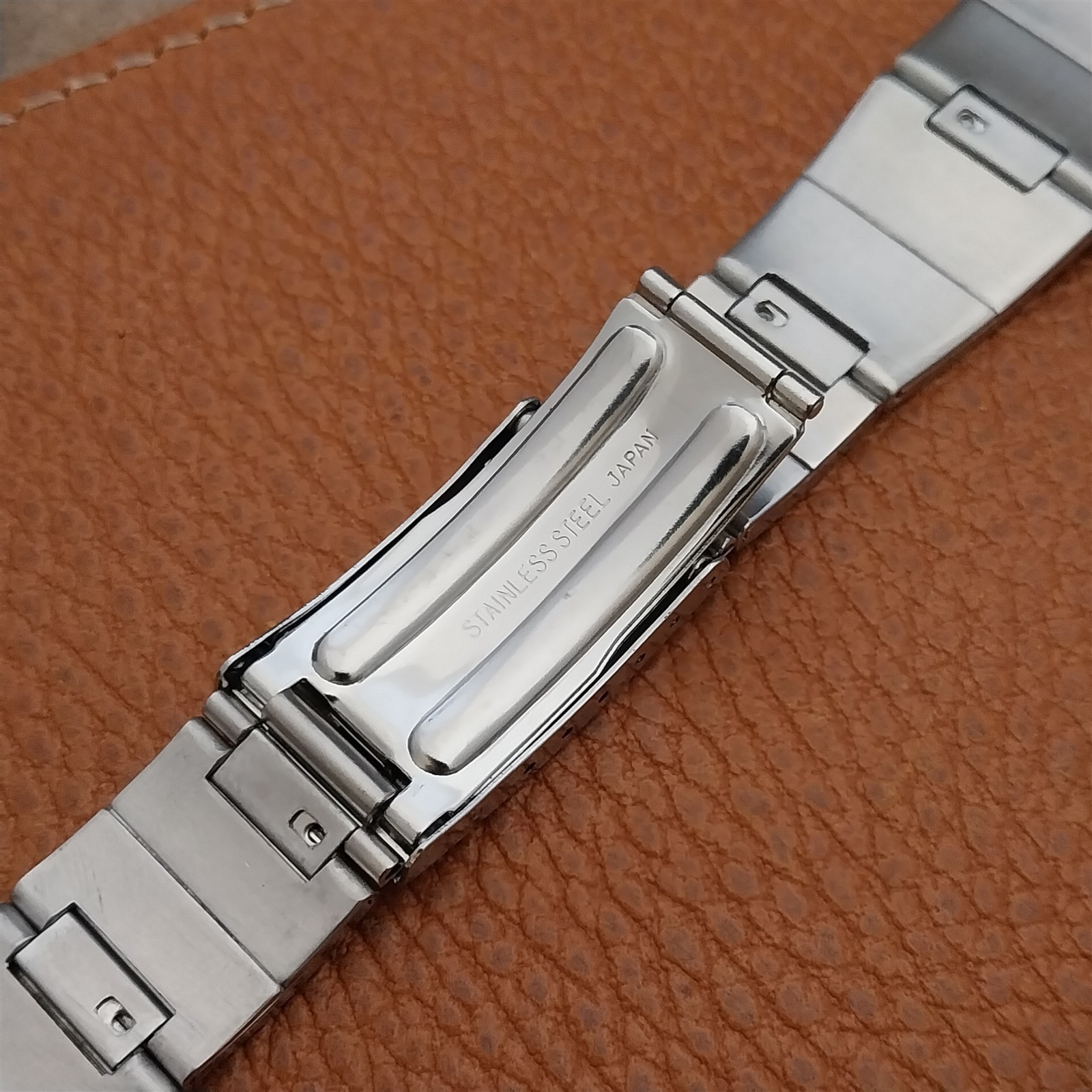 19mm Stainless Steel Bear Japan Classic Flared 1970s Unused Vintage Watch Band