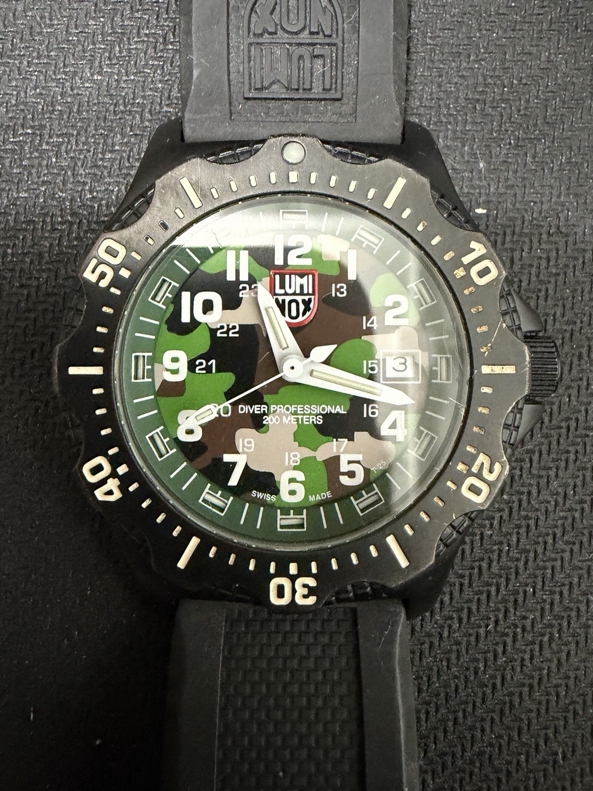 Luminox 3400 Series – F-117 Nighthawk / Navy SEAL Woodland Camo Diver Box Papers