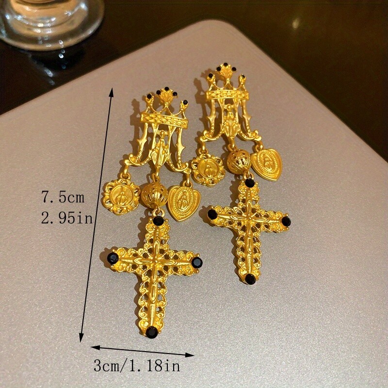 Vintage Earrings with A Palace Style High-end Feel Featuring A Vintage Style