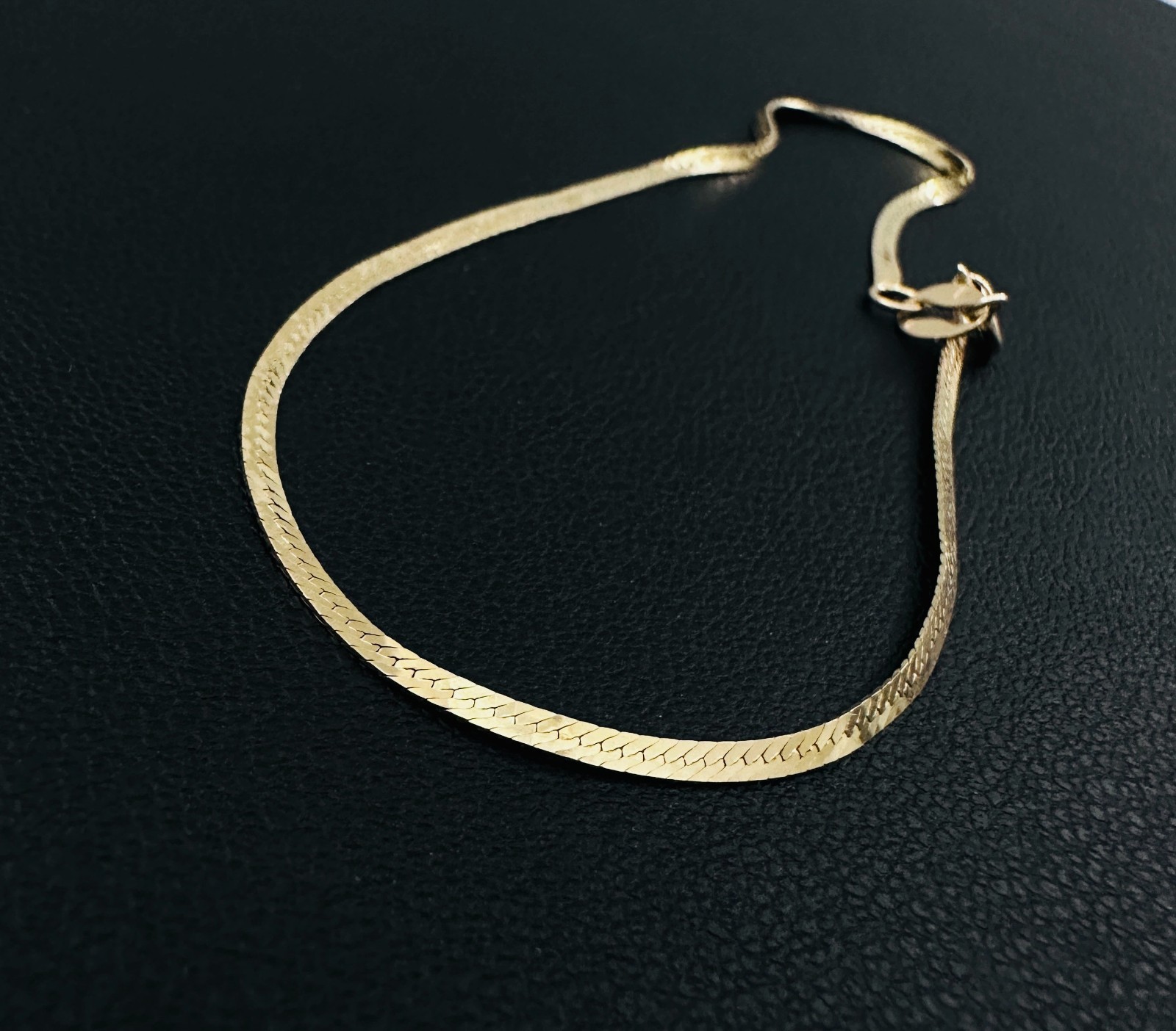 Solid 14K Yellow Gold Thin Herringbone Link Chain Bracelet, 1.3mm, 7″, 1g