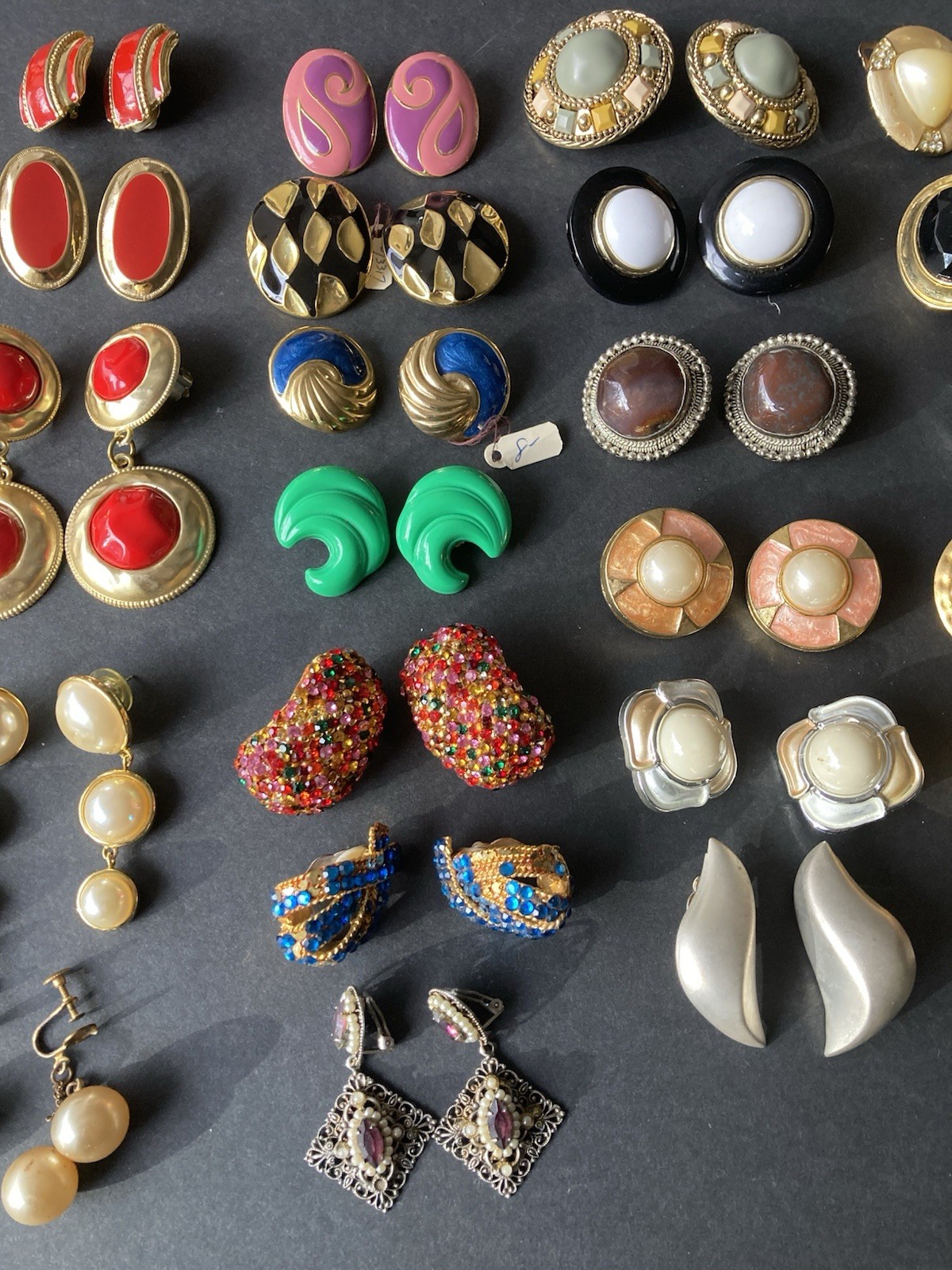 VTG Clip On Earrings Lot Of 24 Gold Silver Tone Mix Materials Multi Color 60-80s