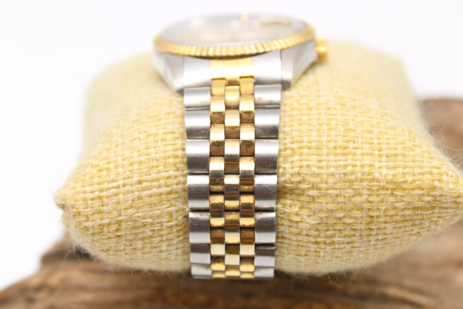 GENEVA QUARTZ TWO-TONE VINTAGE MEN’S WATCH 35.4mm 18.6mm LUG FOR REPAIR (JC2)