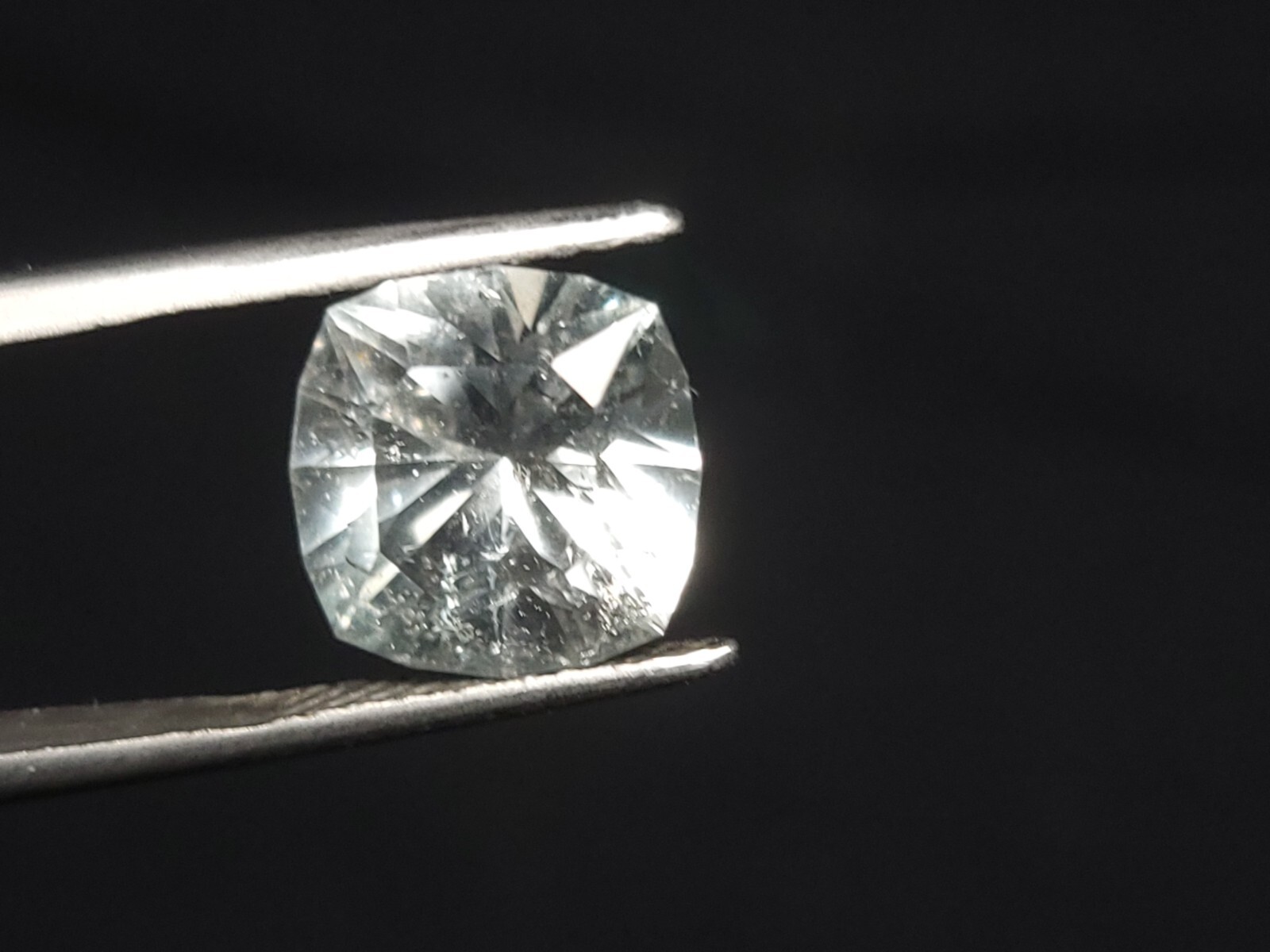 Brazilian Light Blue Topaz Hand Cut Loose Natural Gemstone (5.1 ct.) 10.1 mm