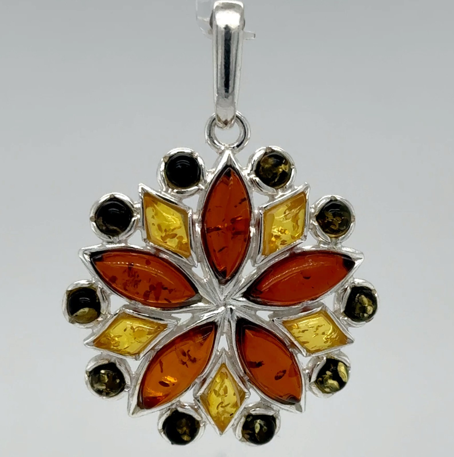 Natural Multi-Color BALTIC AMBER Round Star Pendant 925 STERLING SILVER #1408