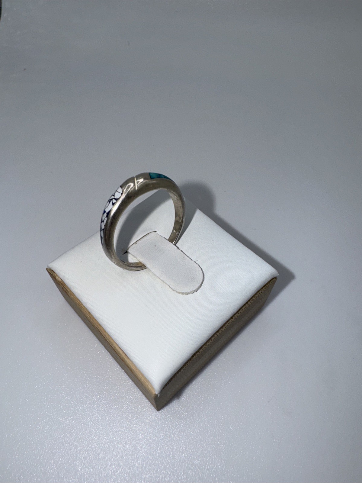 Vintage Sterling With Crushed Turquoise And Other Crushed Stone Sz 6.25
