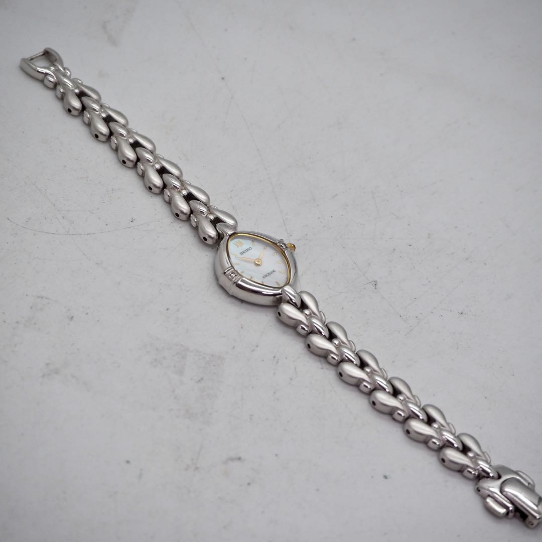 Seiko Exceline 2P Diamond Shell Oval White Quartz Ladies Watch Japan 0715240
