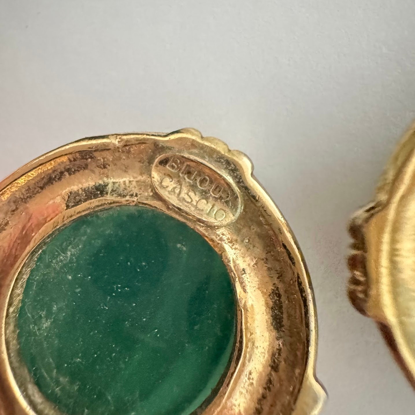 Vintage Bijoux Cascio Green Cabochon Gold Tone Clip-On Earrings Made in Italy