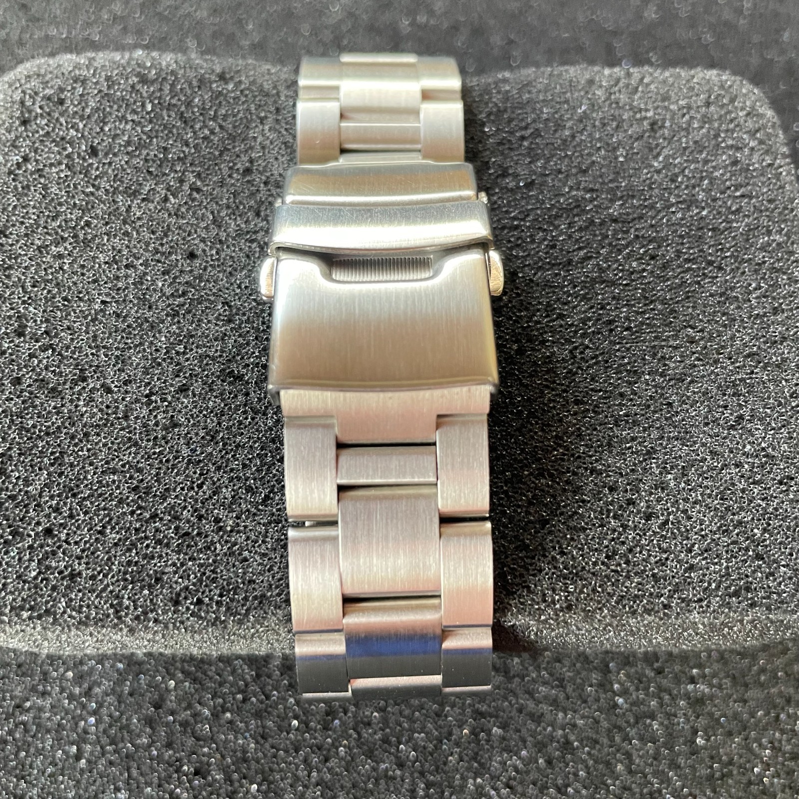 ZODIAC V-Wolf Dive Watch, ZO2305 W/ Strap, After-Mkt Bracelet, Plz see descript!