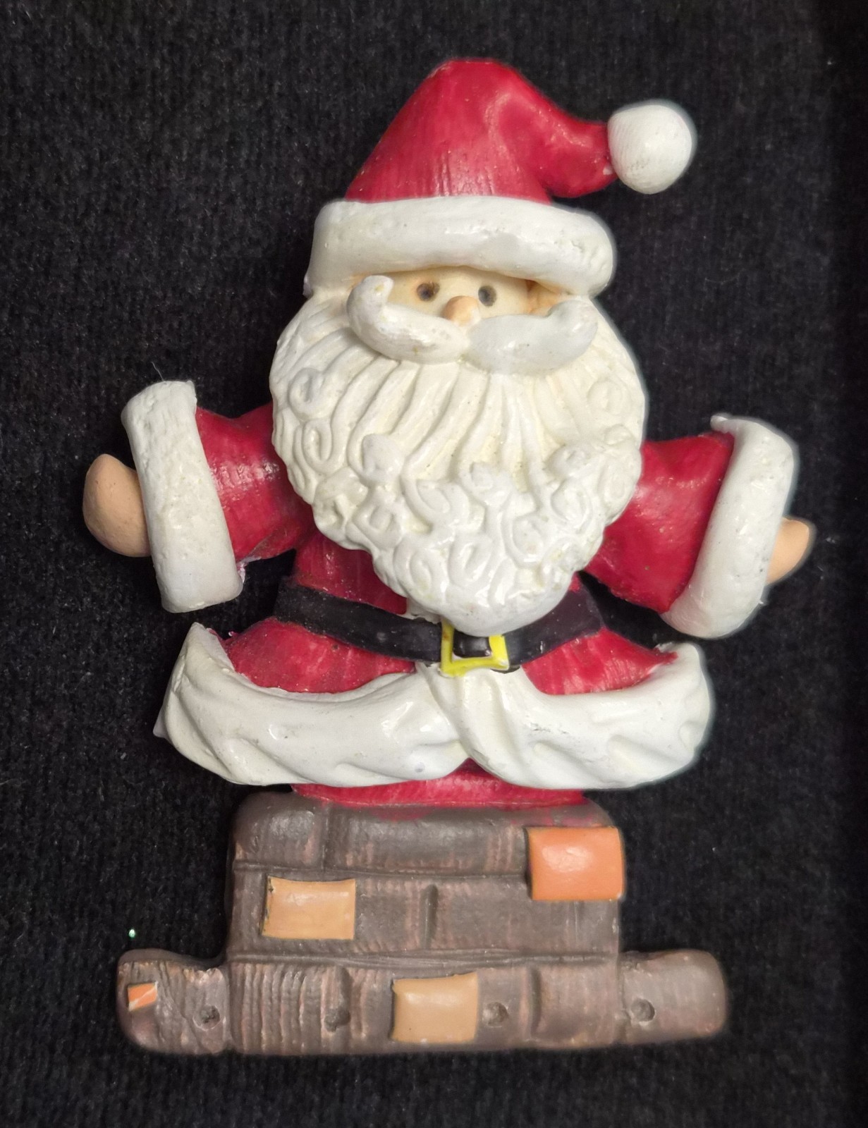 Estate Decorative Christmas Clay-Art Style Resin Santa Clause Pin / Brooch