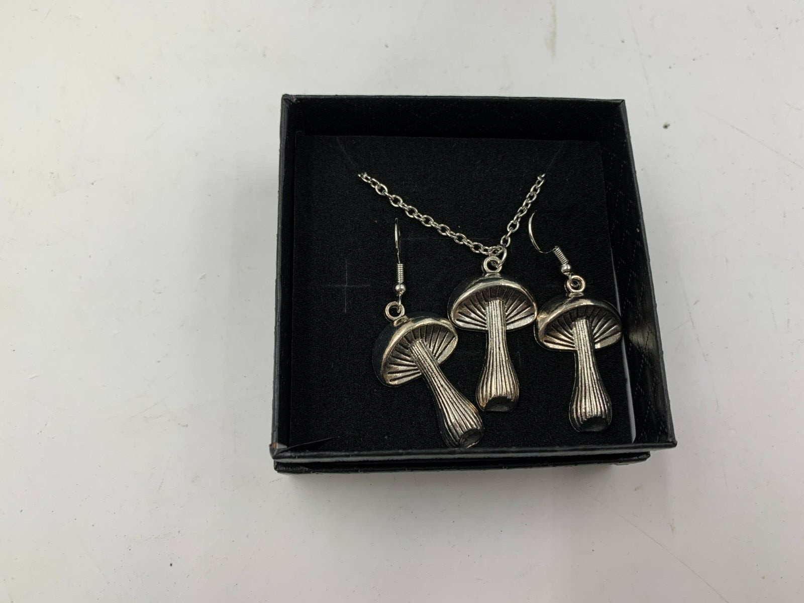 Metal 10in Mushroom Necklace & Earrings Set JEWERLY023