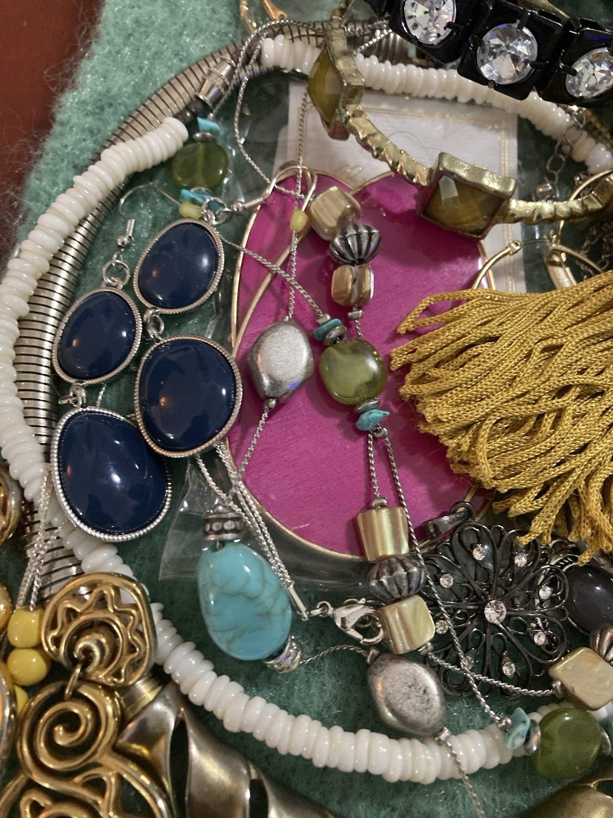 Misc Unbranded Costume Jewelry Lot Bling Faux Stone Enamel Wear Or 4 CRAFT A23C