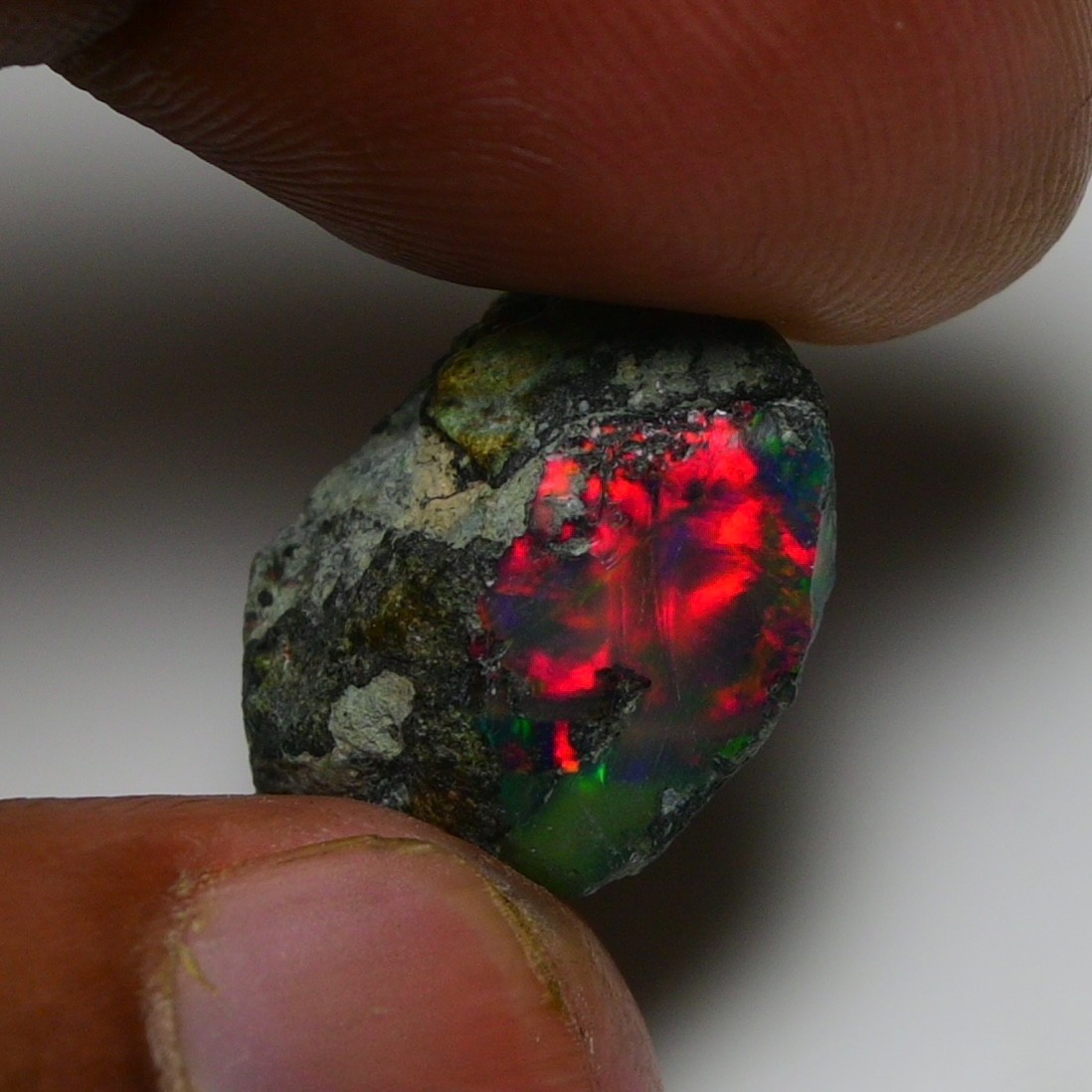 Ethiopian Black Opal Rough Natural 10.00 Carats 18X16 mm Gemstone For Jewelry