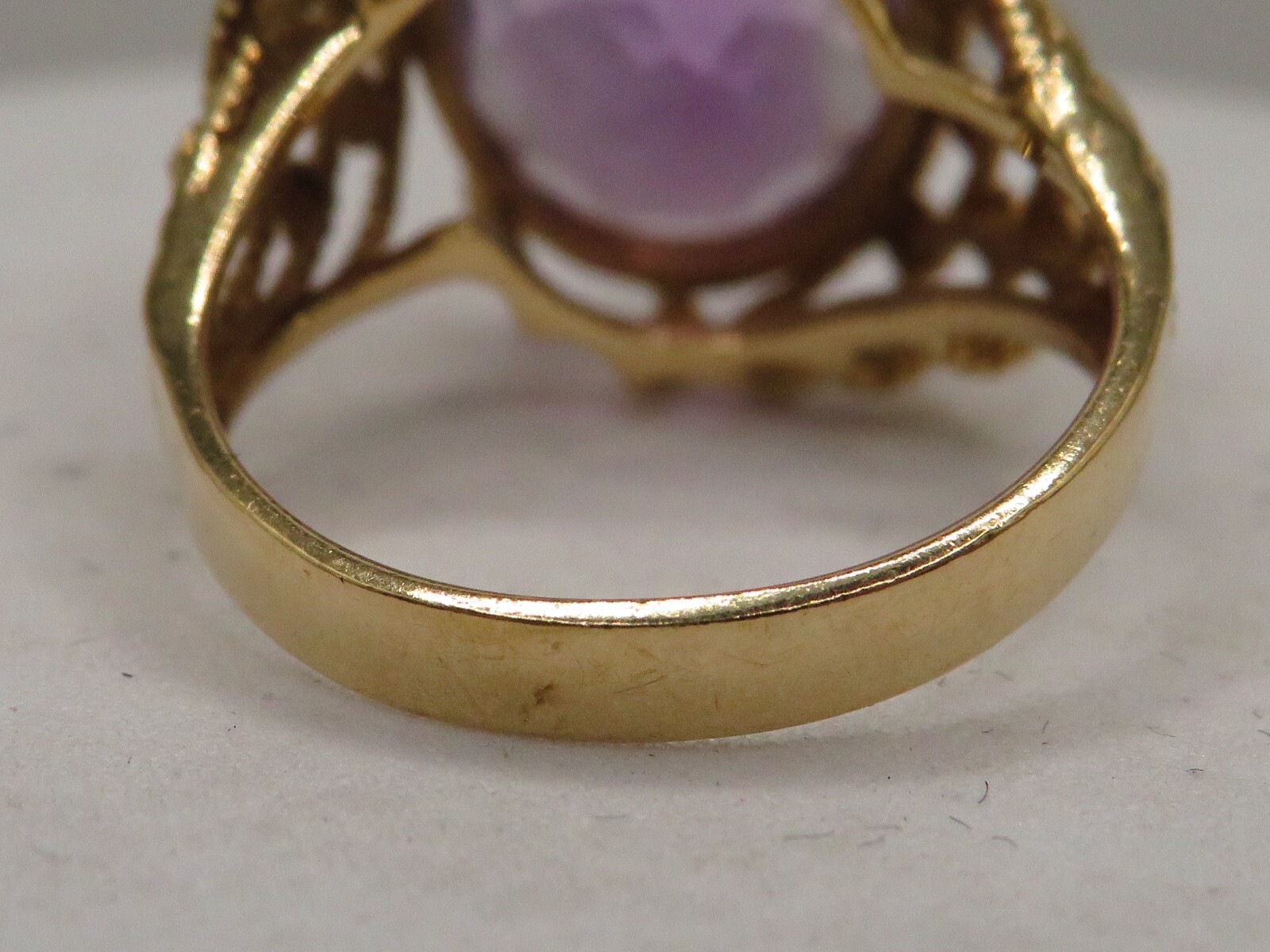 10K YELLOW GOLD RING w 7.2ct AMETHYST in a FILIGREE-STYLE SETTING – SIZE: 7*