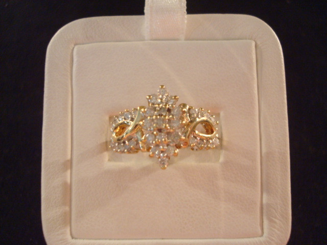 10K yg Diamond Cluster Ring – 3.6 Grams – Sz. 6.75 – .60cttw. Approximate (#S8VC