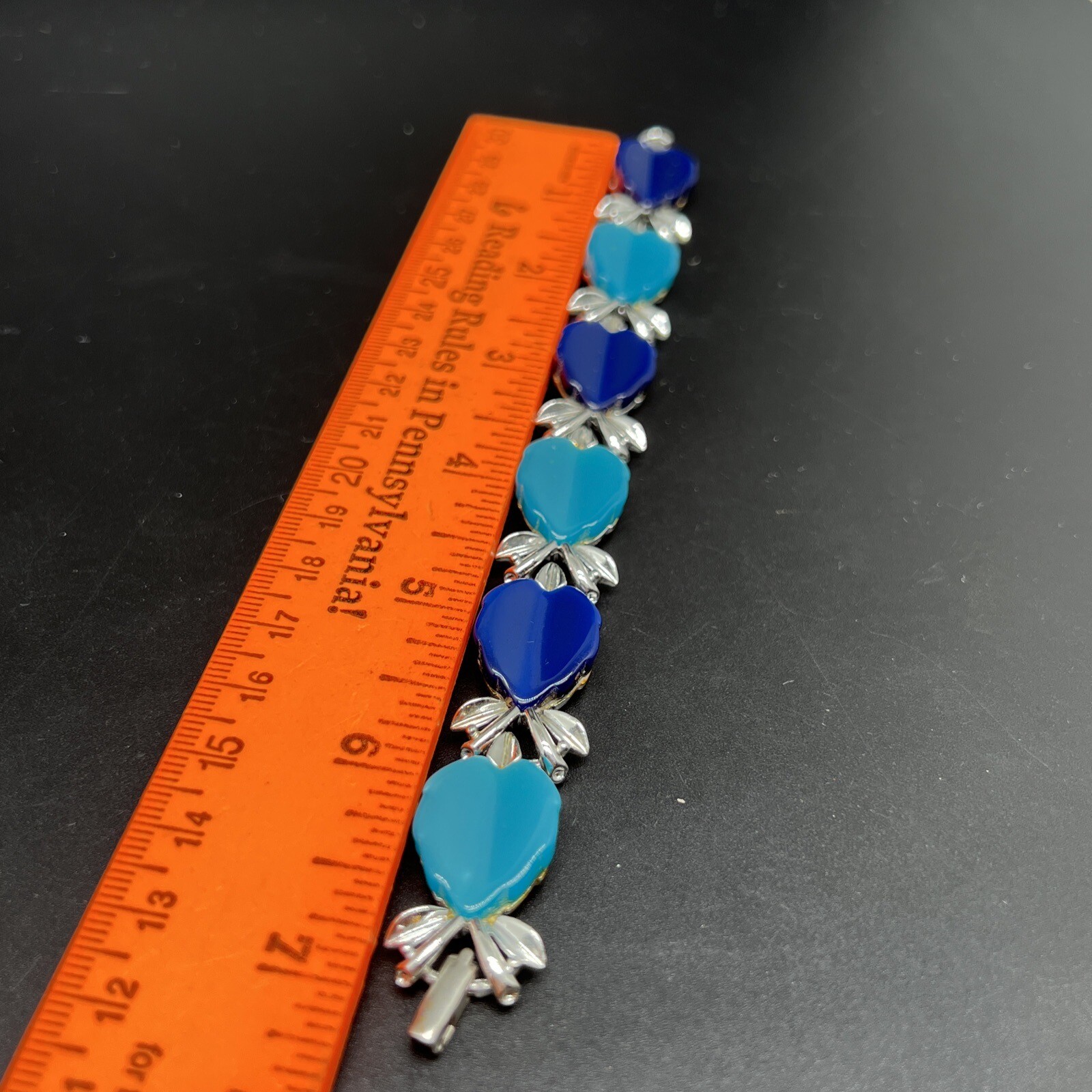 VINTAGE BLUE MOONGLOW LUCITE THERMOSET LEAVES LINK 7” BRACELET 6655