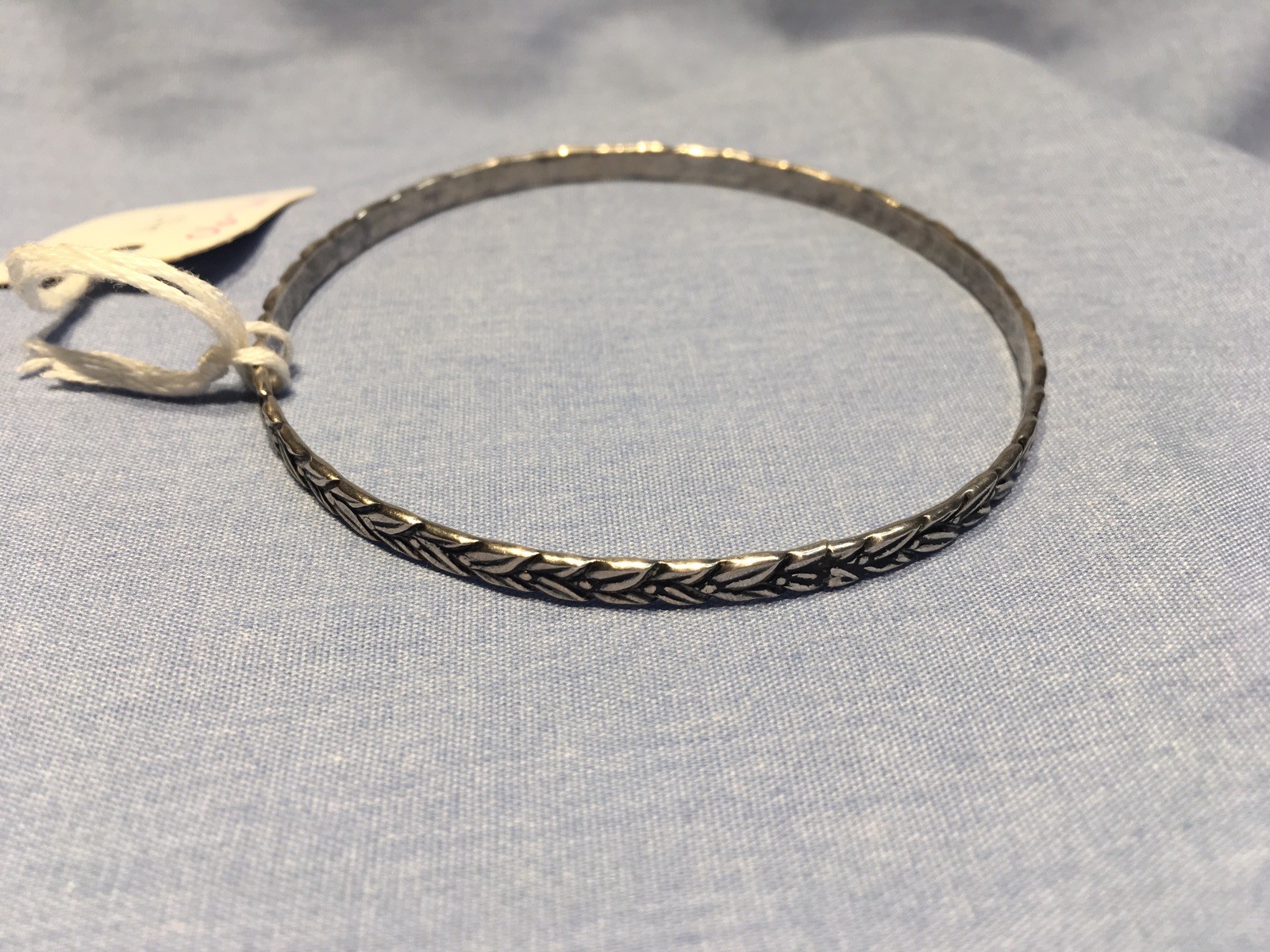 925 Sterling Bangle Bracelet Size 7 Leaf Design 8.8 Grams