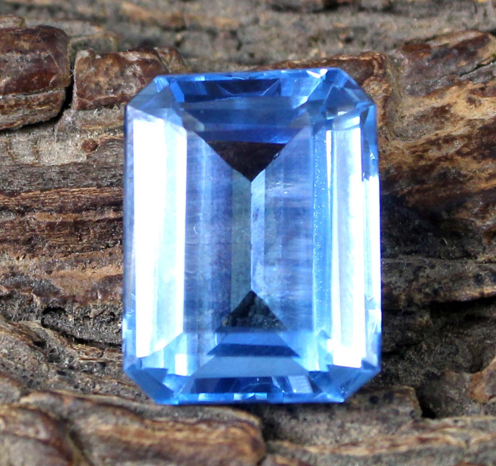Natural 14.85 Ct Emerald Cut Aquamarine Gemstone Certified T27586 Free Shipping
