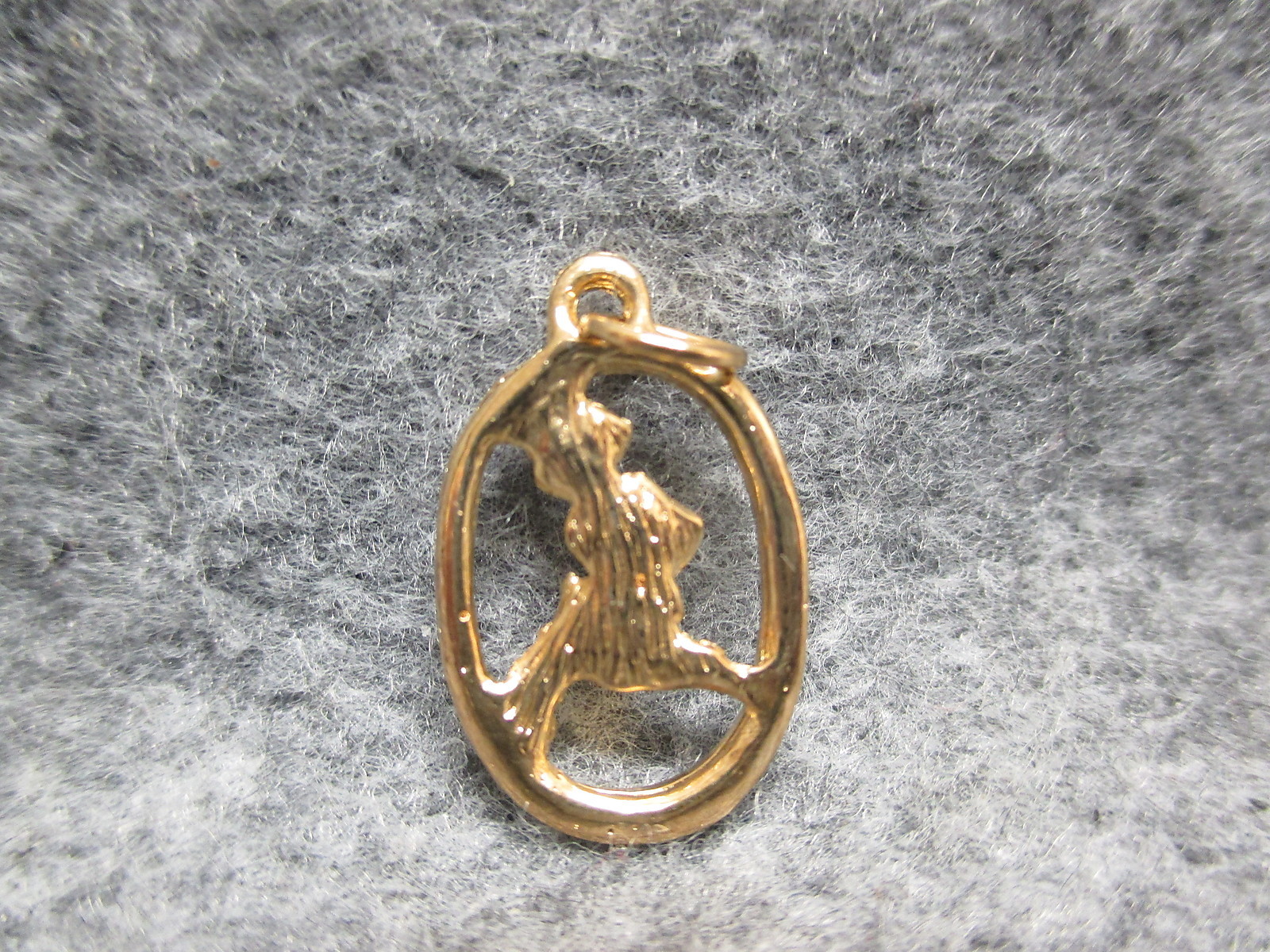 Zodiac Astrology Aquarius Water Bearer Gold Tone Oval Pendant Charm w/ Jump Ring